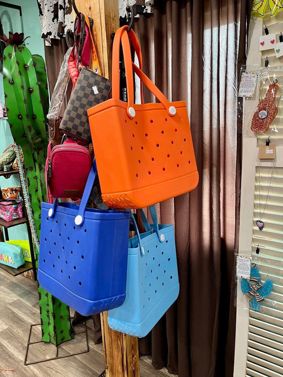 Medium sized bogg bags ☀️😎