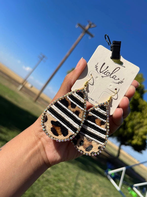 Leopard beaded earrings ✨🖤