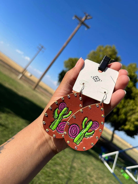 Concho cactus earrings 💕🌵